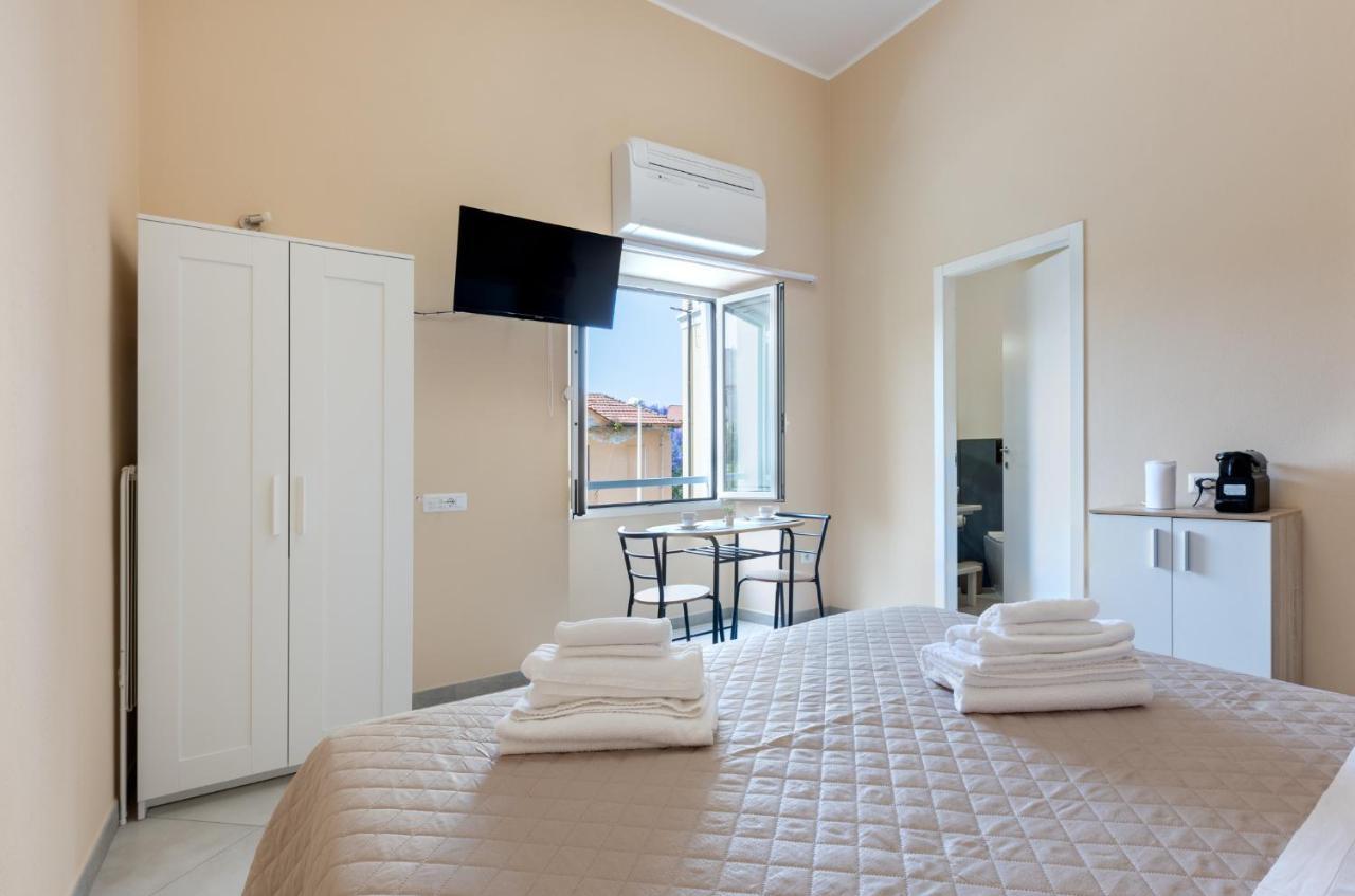 קליארי Bonnystudios Holiday Apartments מראה חיצוני תמונה
